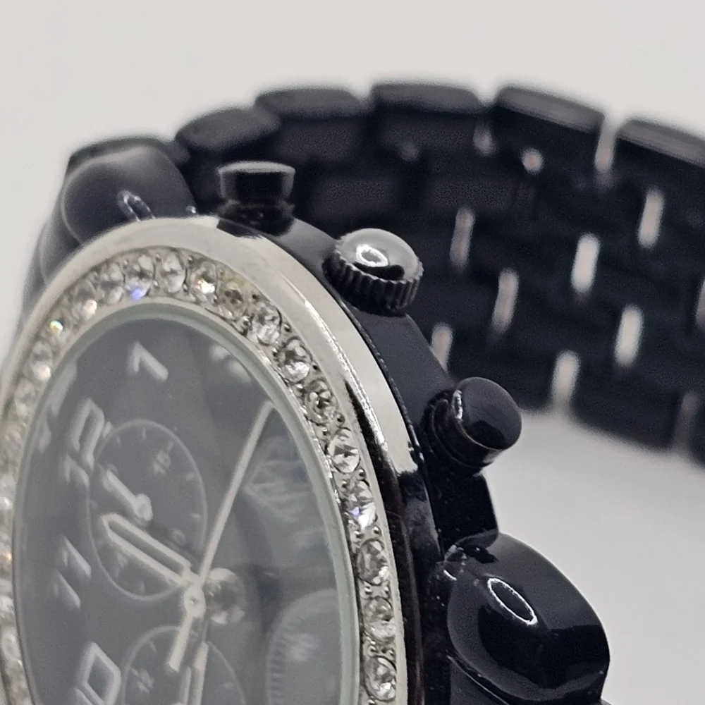 ⭐️40% Off⭐️ NY&CO Black Watch with Crystal Accent